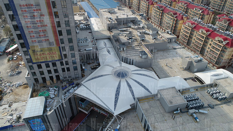 新泰卓越·財(cái)富廣場(chǎng)膜結(jié)構(gòu)項(xiàng)目竣工