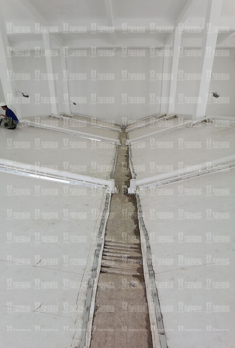 張拉膜安裝好后裝什么顏色的燈好看？景觀膜結(jié)構(gòu)燈光顏色該如何選擇？