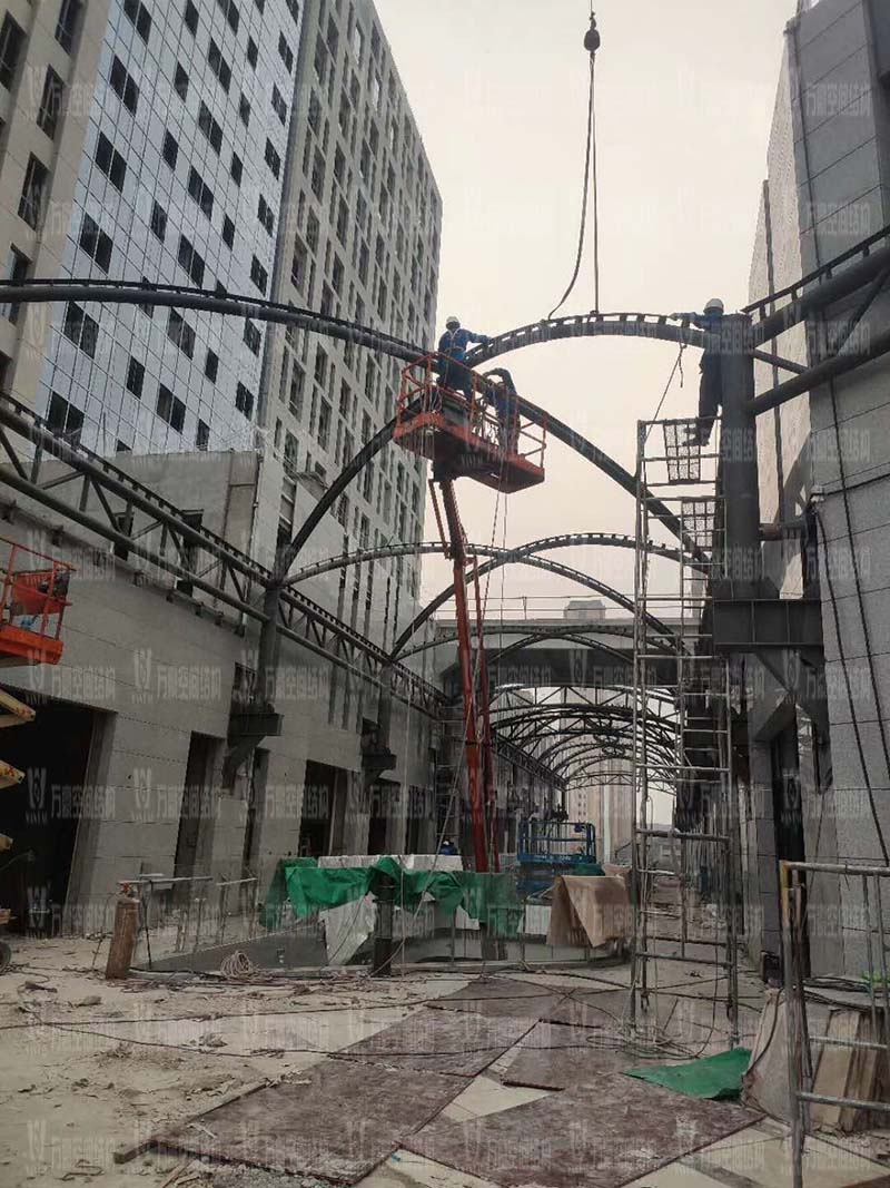 新泰卓越·財富廣場異型鋼結構項目