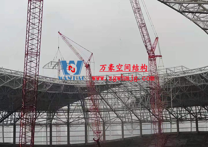 重慶龍興足球場ETFE屋面膜結構工程內環鋼結構全部完成