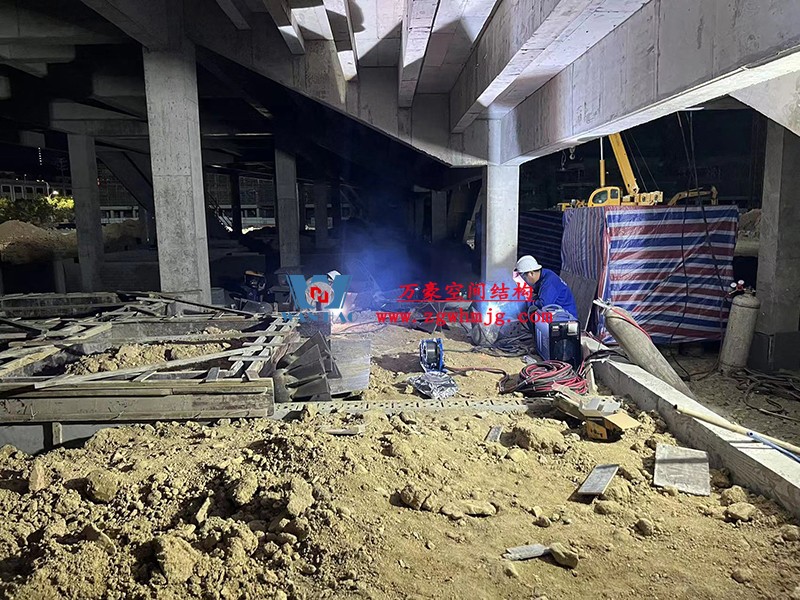 龍泉市體育場(chǎng)鋼膜結(jié)構(gòu)工程開(kāi)始施工