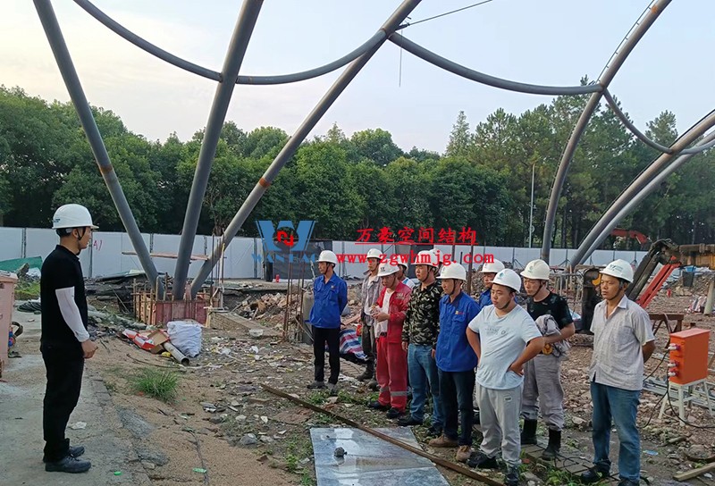 寧波諾丁漢大學室外運動場地改擴建項目膜結構工程火熱施工中