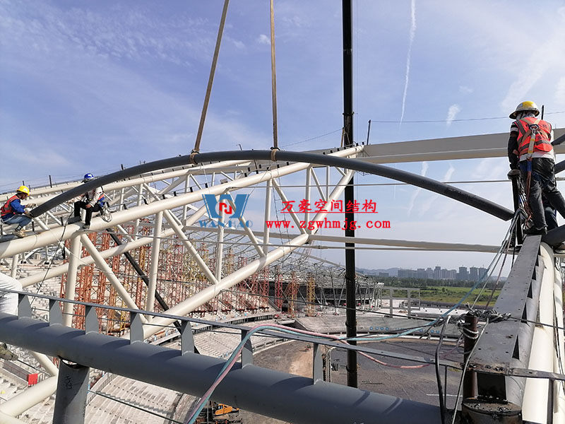 襄陽奧體中心膜結(jié)構(gòu)工程火熱施工中