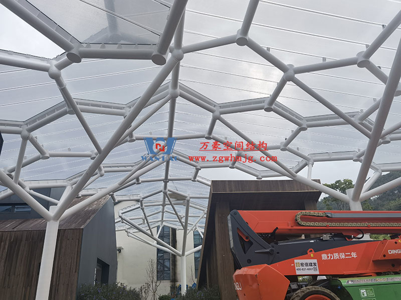 ETFE膜結(jié)構(gòu)建筑有哪些優(yōu)勢(shì)？ETFE膜結(jié)構(gòu)材料對(duì)比其他材料有哪些優(yōu)點(diǎn)？