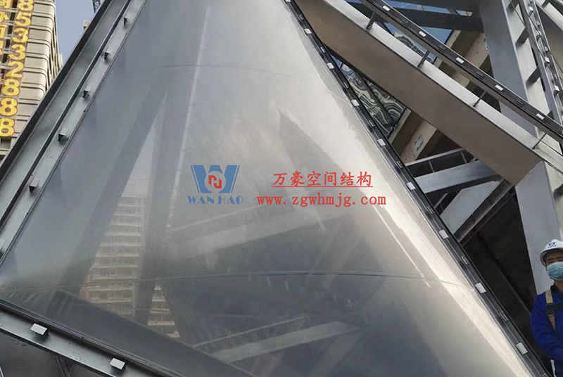 成都中建錦源匯膜結(jié)構(gòu)工程項(xiàng)目現(xiàn)場(chǎng)施工進(jìn)展