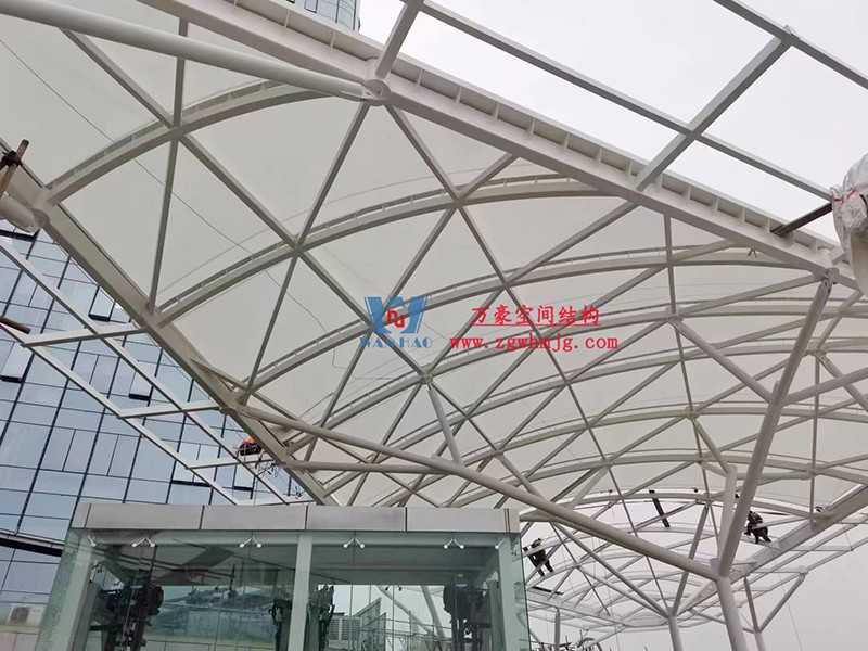 明宇廣場6號地塊商業(yè)（萬達(dá)廣場）改造項(xiàng)目鋼膜結(jié)構(gòu)ETFE蓋頂天幕工程