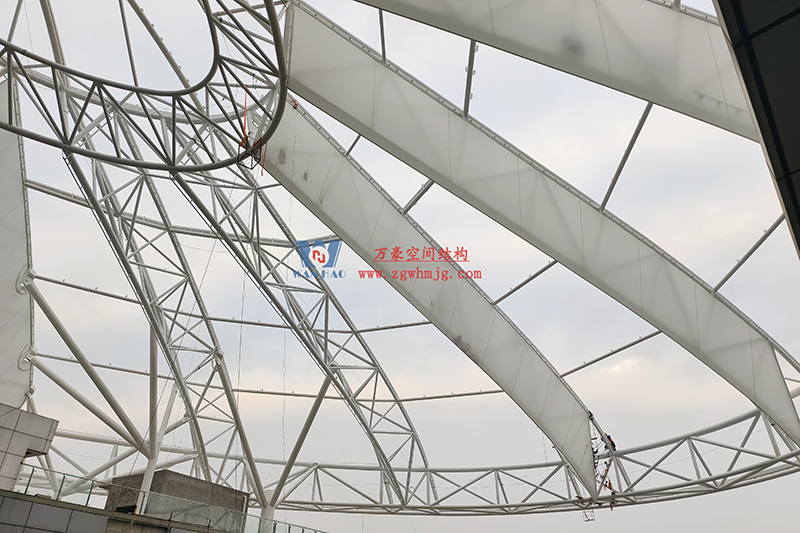 明宇廣場6號地塊商業(yè)（萬達(dá)廣場）改造項(xiàng)目鋼膜結(jié)構(gòu)ETFE蓋頂天幕工程