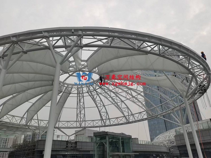 明宇廣場6號地塊商業(yè)（萬達(dá)廣場）改造項(xiàng)目鋼膜結(jié)構(gòu)ETFE蓋頂天幕工程