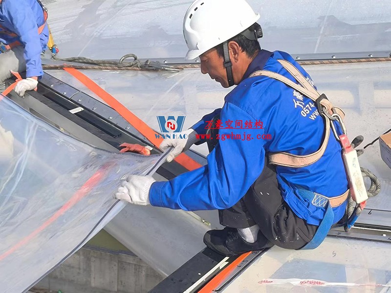 勞動(dòng)最光榮，致敬一線工作者！