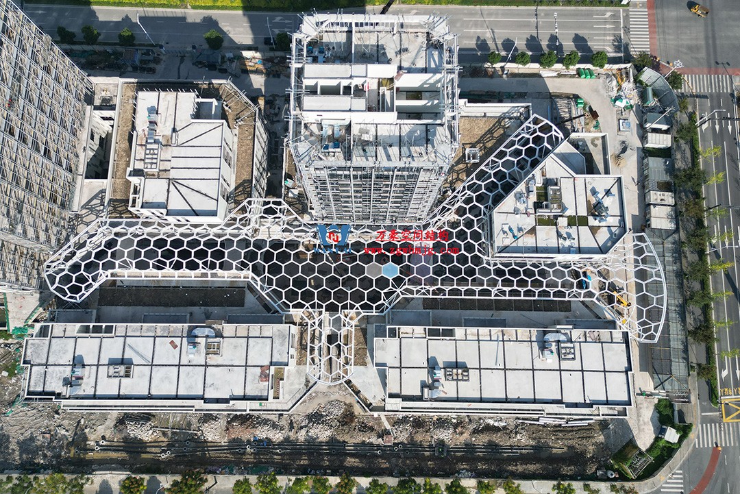 賦含夢幻色彩的商業(yè)街膜結(jié)構(gòu)天幕，即將閃亮登場！