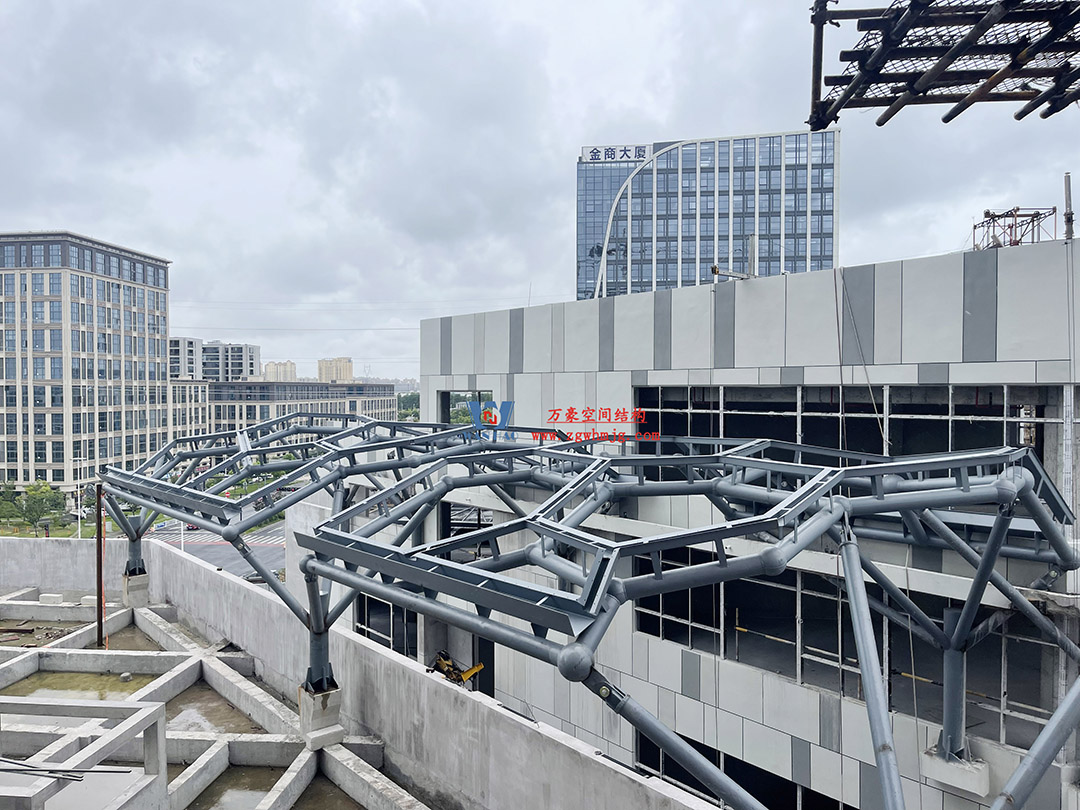 已完工，這個(gè)ETFE氣枕商業(yè)天幕閃亮登場(chǎng)！