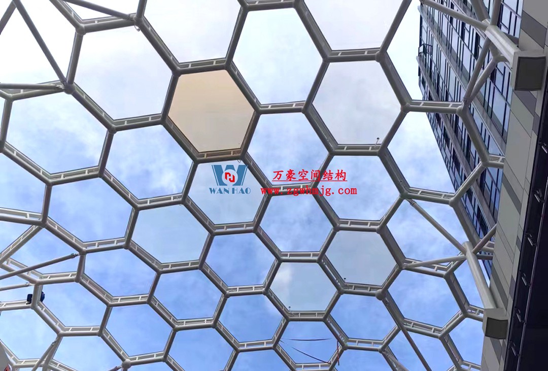 已完工，這個(gè)ETFE氣枕商業(yè)天幕閃亮登場(chǎng)！