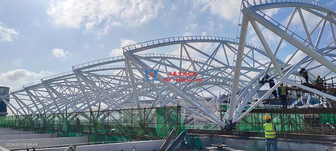 施工加速，這個(gè)PTFE膜結(jié)構(gòu)天幕即將完工！