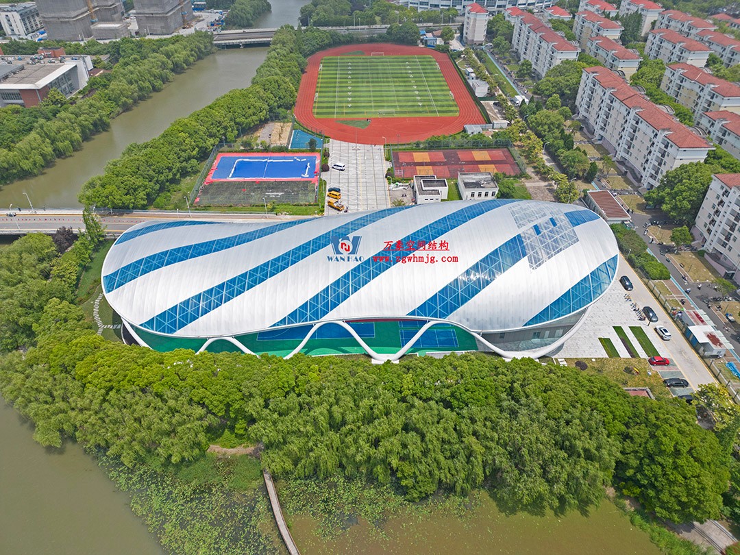 上海工程技術(shù)大學(xué)松江校區(qū)風(fēng)雨操場ETFE膜結(jié)構(gòu)項(xiàng)目 上海工程技術(shù)大學(xué)松江校區(qū)風(fēng)雨操場ETFE膜結(jié)構(gòu)項(xiàng)目