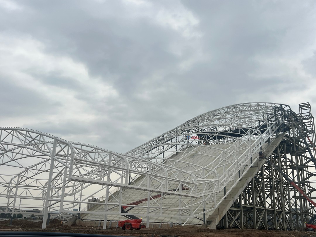 比亞迪紹興嵊州賽車場干拔沙坡觀景平臺鋼膜結(jié)構(gòu)