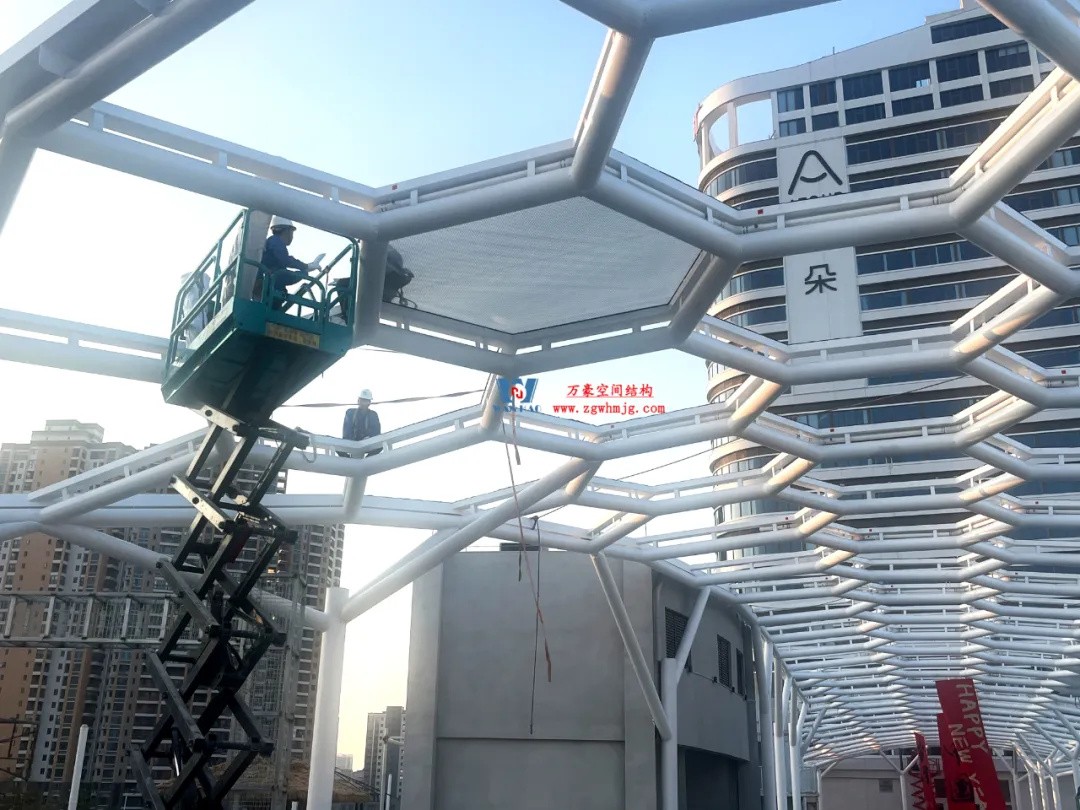 廣州茂名總匯天街商業(yè)街ETFE膜結構 廣州茂名總匯天街商業(yè)街ETFE膜結構