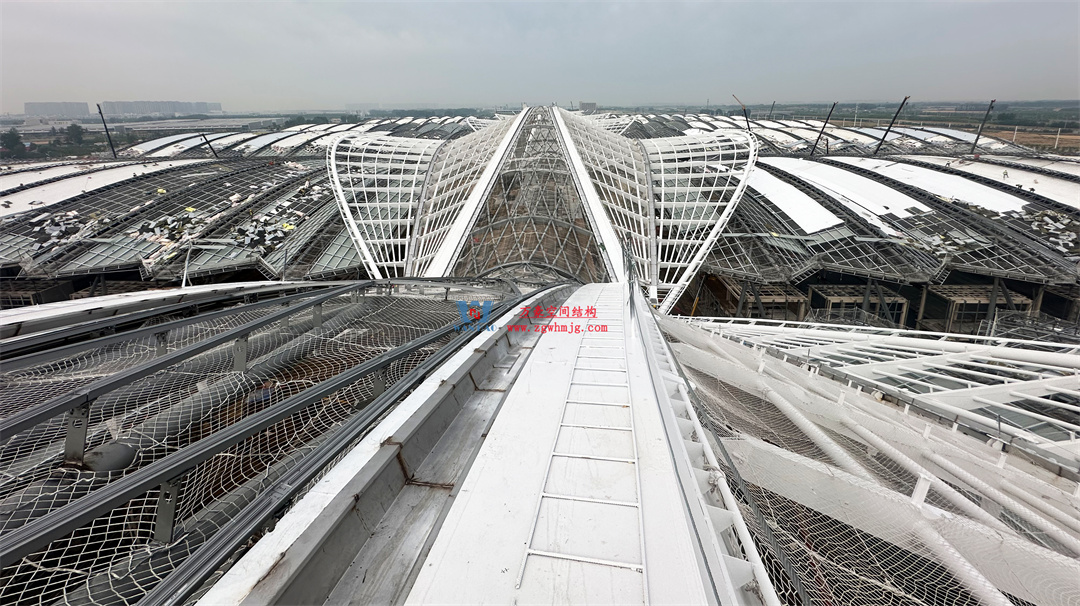 千帆競發(fā)勢(shì)如虹｜中原國際會(huì)展中心膜結(jié)構(gòu)天幕攻堅(jiān)實(shí)錄，擎起中原會(huì)展新地標(biāo)！