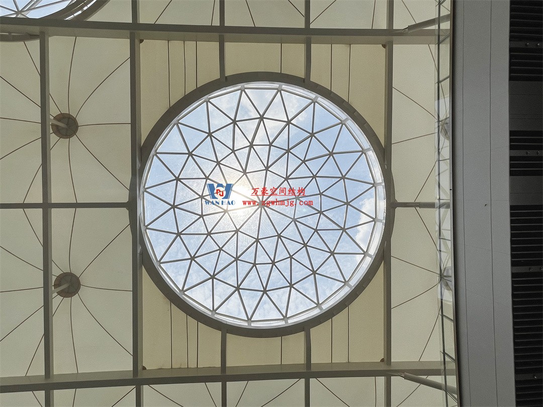 探索膜結(jié)構(gòu)在商業(yè)街區(qū)穹頂?shù)纳衿鎽?yīng)用