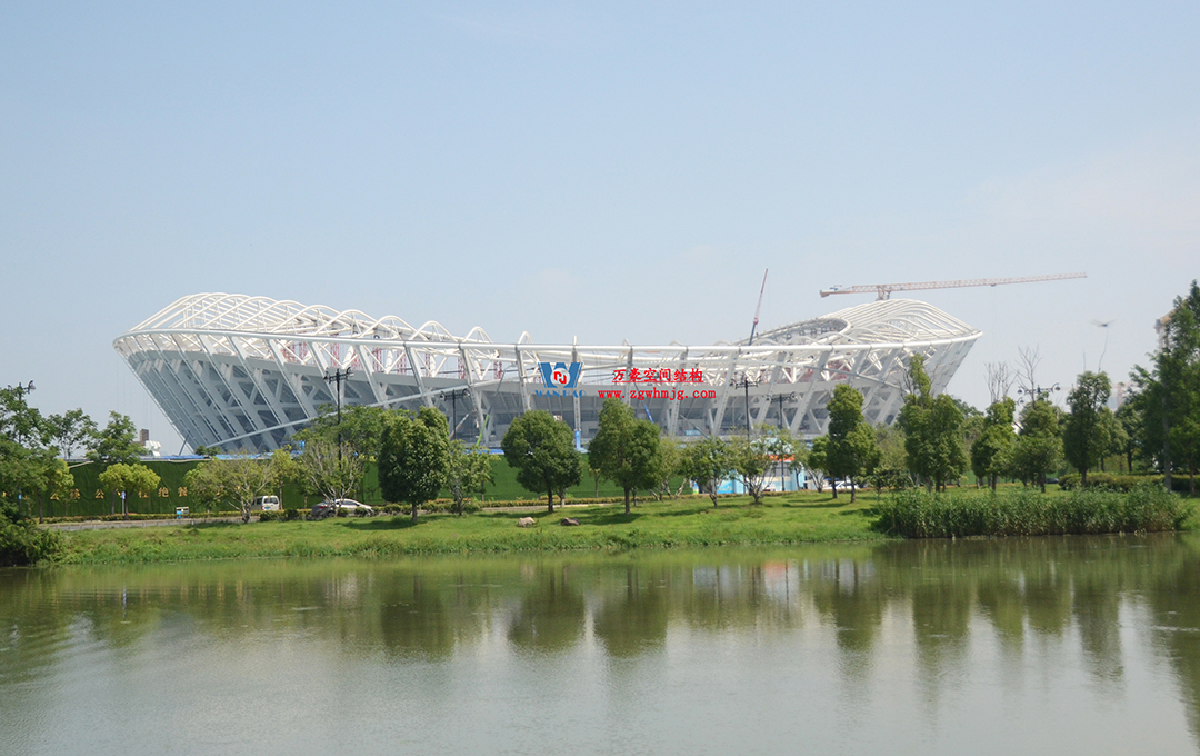 緊跟“蘇超熱浪”，火熱施工中，一只白鷺即將振翅高飛！