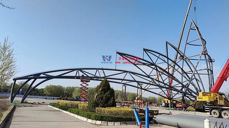 芳菲四月，共鑒美好！陜西定邊馬蓮灘沙漠公園鋼膜結(jié)構(gòu)工程最新進展播報