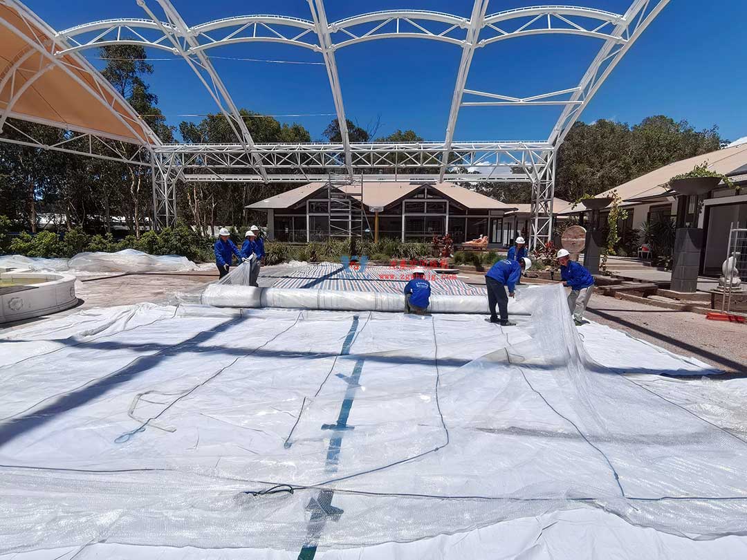 跨越山海的建筑新章！澳大利亞噴泉廣場天幕張拉正酣，雙膜科技賦能莊園建筑