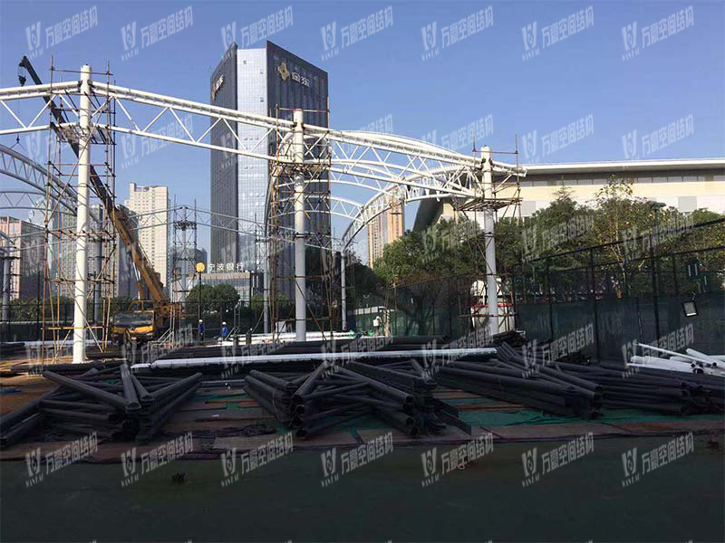 寧波（鄞州）網球中心遮陽棚膜結構工程二期項目施工中